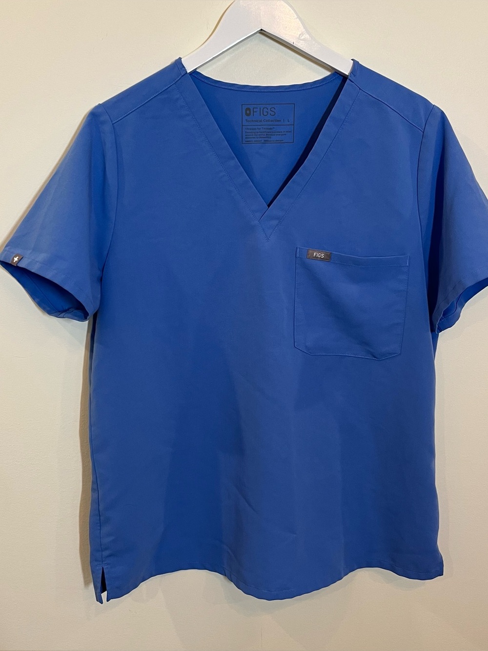 Figs Women's Catarina One Pocket Scrub Top Size Large In Ceil Blue